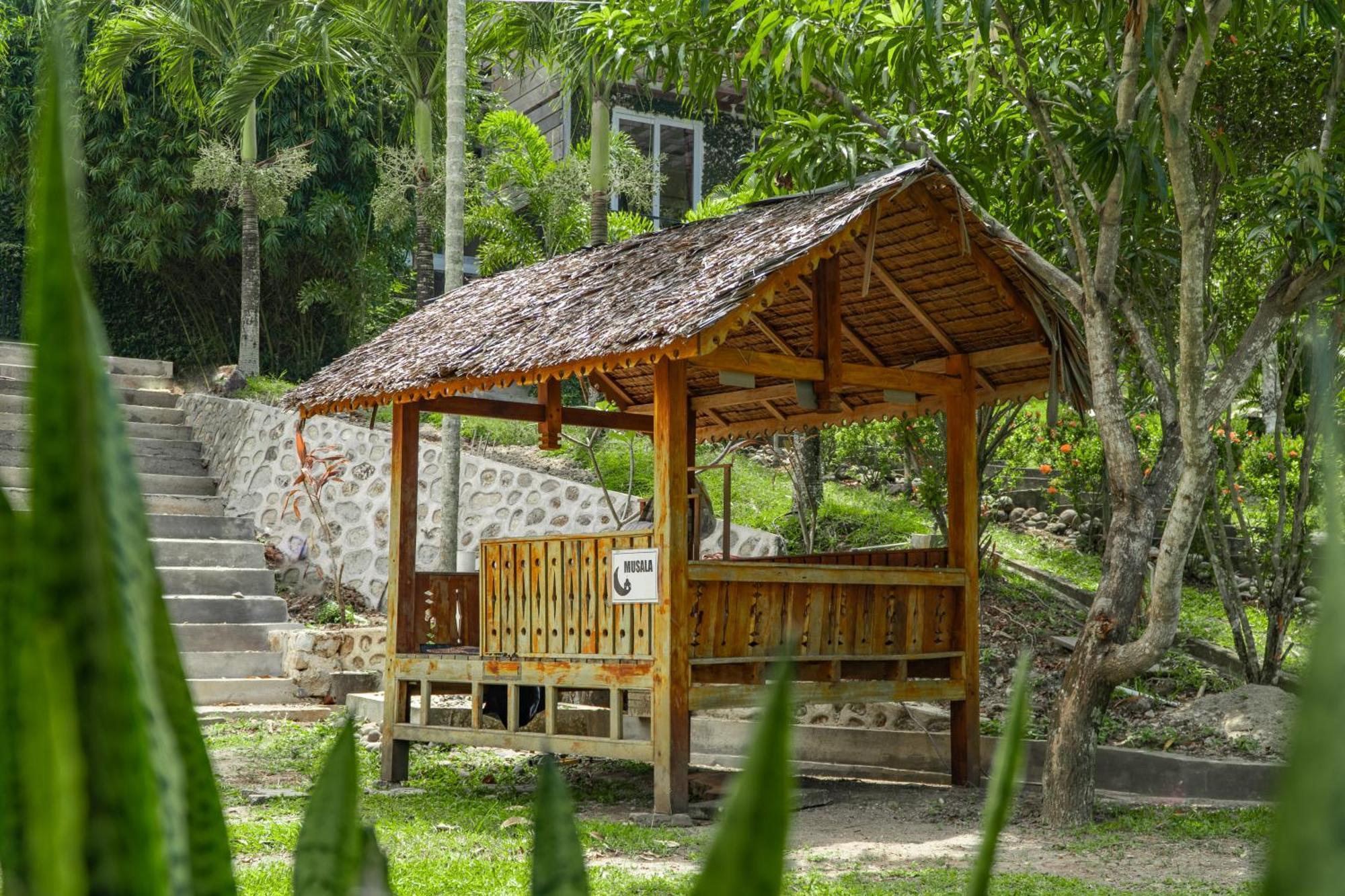 The Hawk'S Nest Resort Sabang  Exterior photo